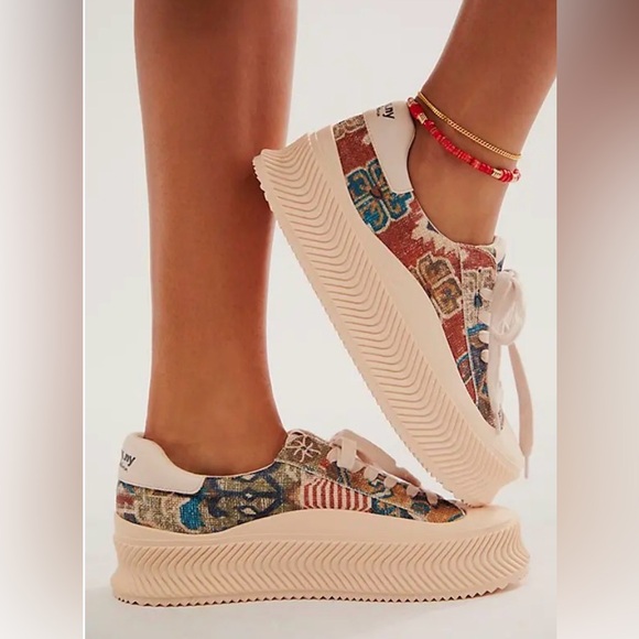 Sam Edelman Shoes - Circus NY By Sam Edelman‎ Tatum Floral Chunky Platform Sneakers Women's Size 8